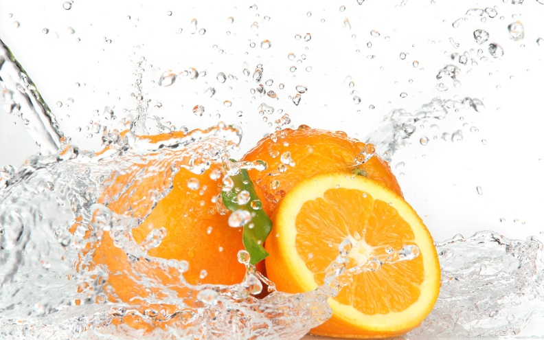 Orange-Fruits-Splashing-Water.jpg