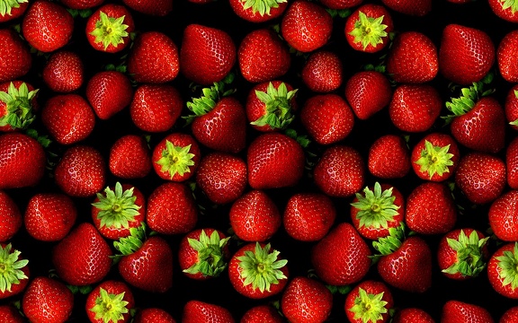 Wallpaper-Red-Strawberries