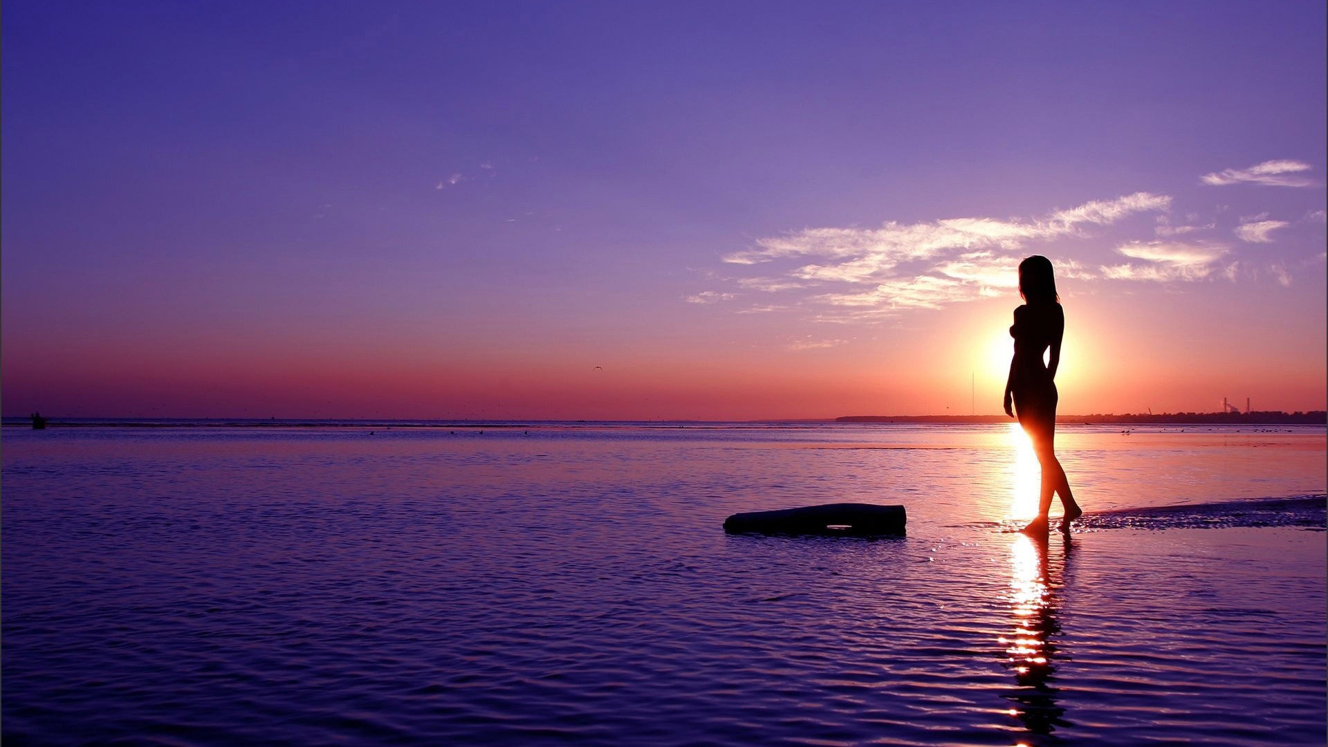 Girl-and-Sunset-Silhouette